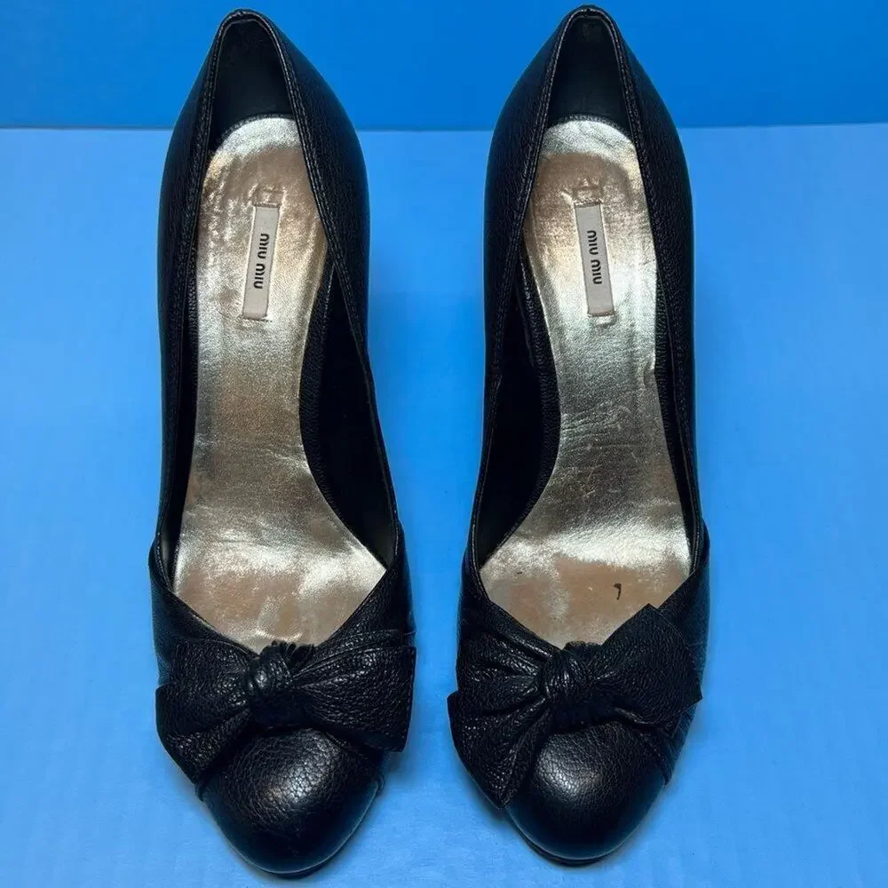 Miu Miu Calzature Donna Pebbled Leather Bow Stiletto Heels‎ Nero EU36 US6
